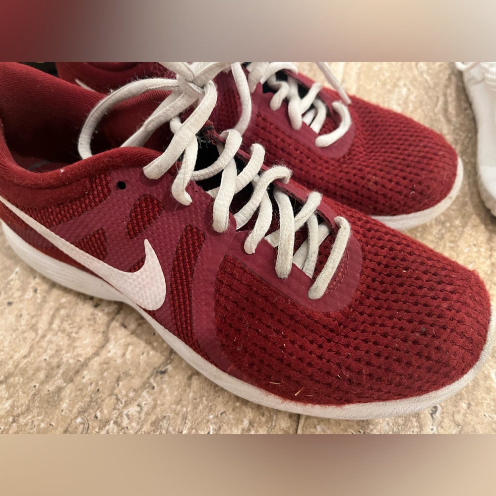NIKE SNEAKERS